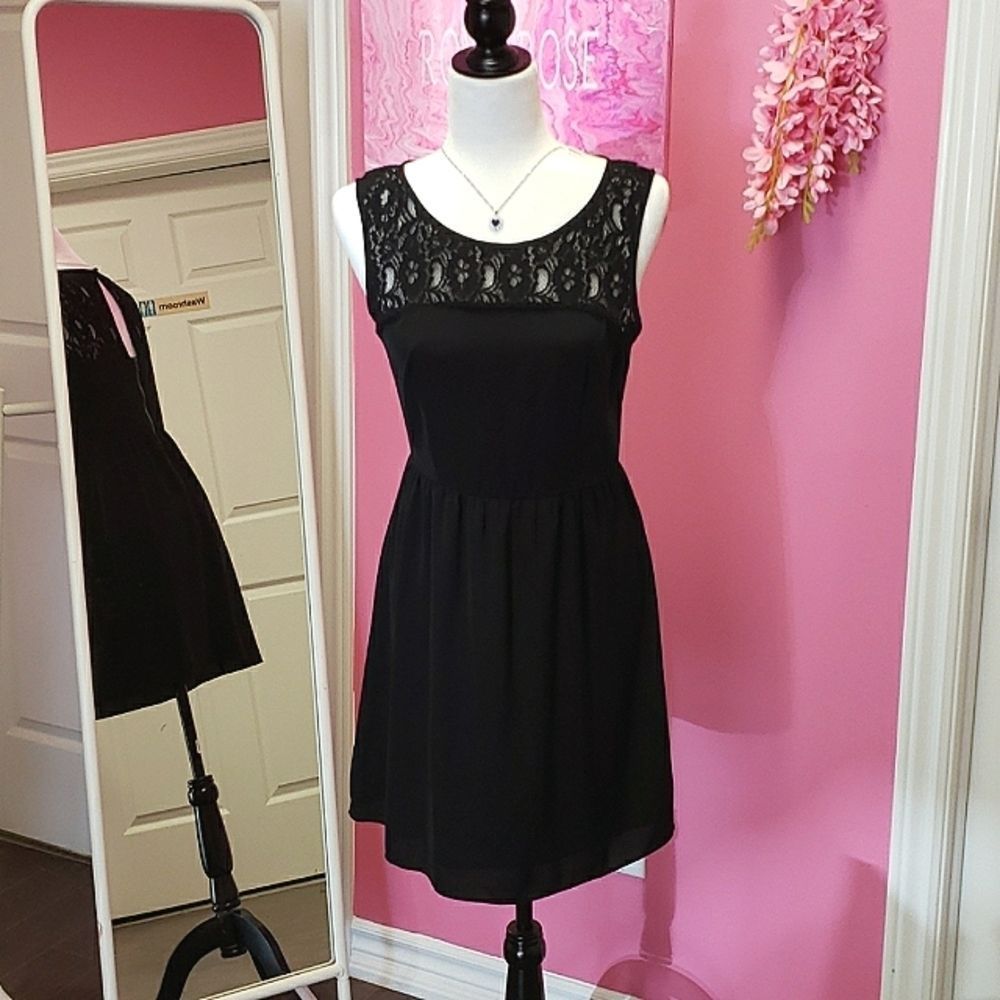 American 💕💕 Eagle Black Lace Dress  Size 6